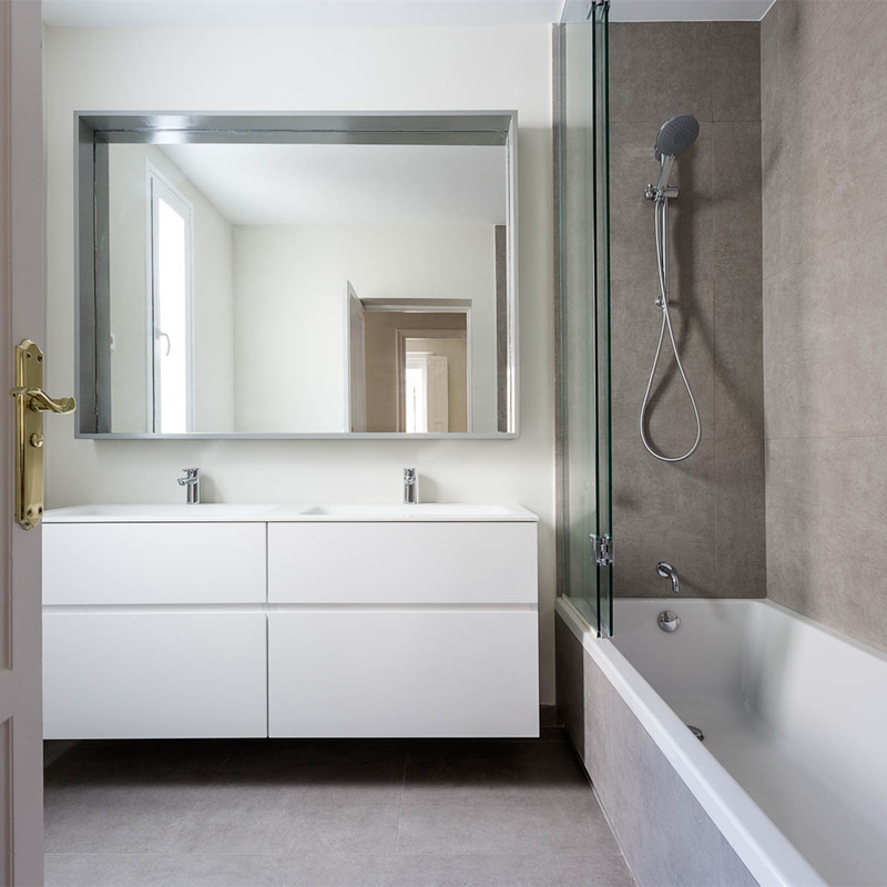 Supporto minimalista della parete di Matte White Flat Panel Melamine dello specchio delle unità di vanità del bagno