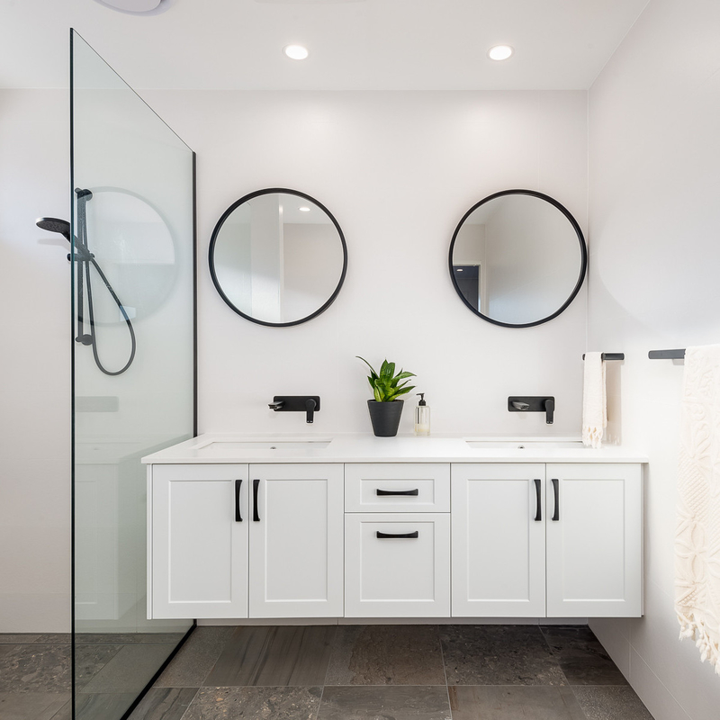 La vanità diritta unica del bagno di Shaker Style Multi Color Lacquer ha messo sanitario