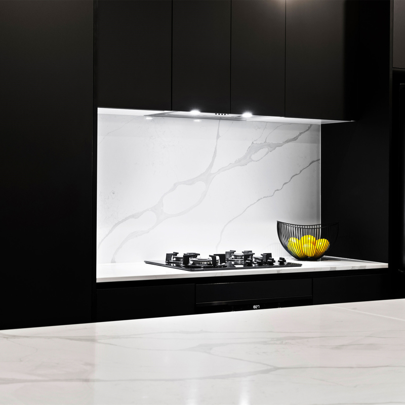 Aspetti per montarmi modellano gli armadi da cucina di legno neri moderni della lacca della mobilia modulare dell'armadio da cucina con l'isola