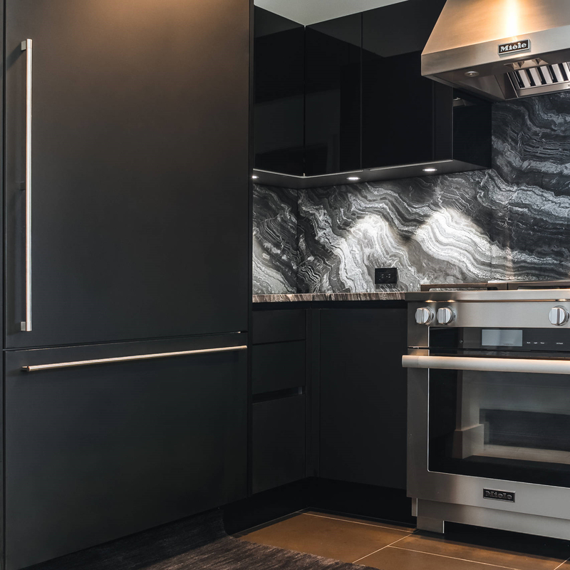 Mobilia di legno nera a forma di U multiuso della cucina della lacca di immagazzinamento nell'armadio da cucina per la casa
