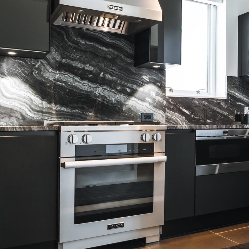 Mobilia di legno nera a forma di U multiuso della cucina della lacca di immagazzinamento nell'armadio da cucina per la casa