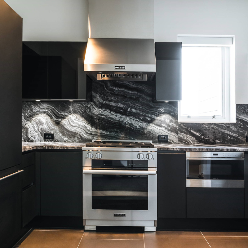Mobilia di legno nera a forma di U multiuso della cucina della lacca di immagazzinamento nell'armadio da cucina per la casa