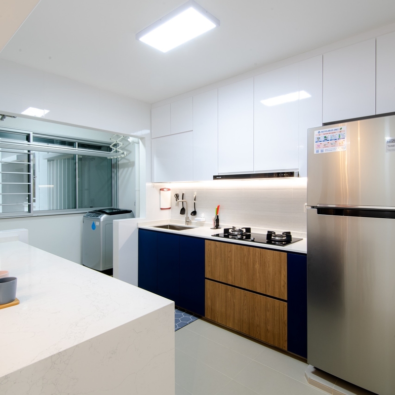 Struttura di legno modulare dell'alta di lucentezza della lacca dell'armadio da cucina piccola dei blu navy casa bianca moderna di stoccaggio