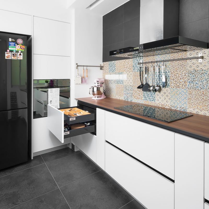 I nuovi arrivi L modellano armadi da cucina della parete del PVC di Mini Kitchen Cabinet Wooden i piccoli per l'appartamento