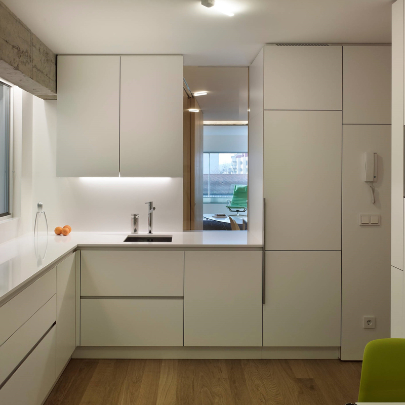 Set di unità da cucina laccate lucide bianco e grigio piccola cucina senza maniglie per la casa
