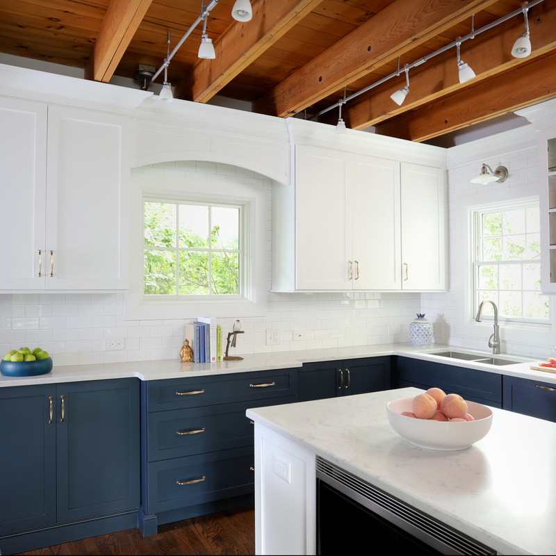 U modella gli armadi da cucina bianchi moderni del blu navy di stile e di Shaker Kitchen Cabinets Blue Base con il controsoffitto