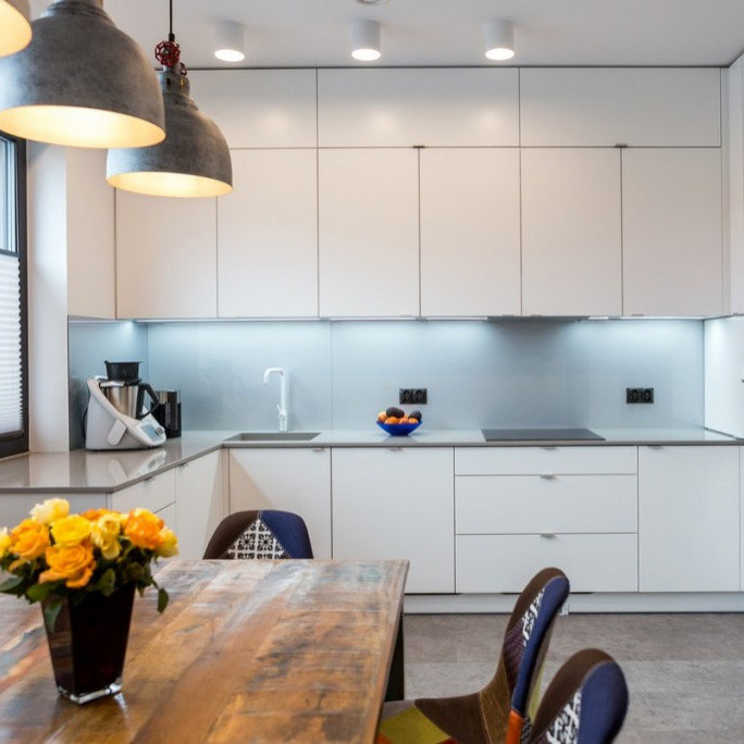 L'ultima progettazione moderna U modella il Governo di parete moderno della cucina dell'alta lacca di lucentezza per l'appartamento domestico della villa