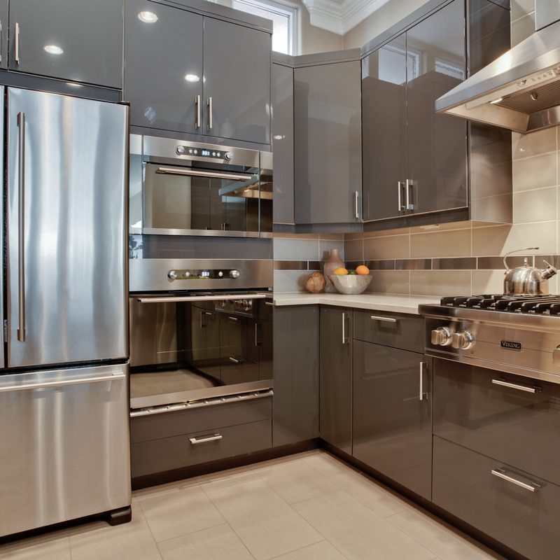 U modella gli armadi da cucina scuri di Grey Lacquer Electric Touch Open di alta lucentezza per la villa