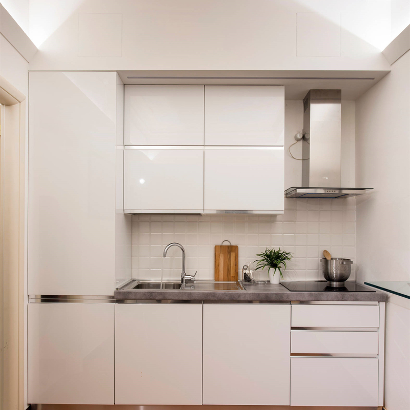 L'armadietto Ghana della cucina di miglioramento domestico lacca la progettazione del Governo di Matt Mini Small Wooden Kitchen Hanging